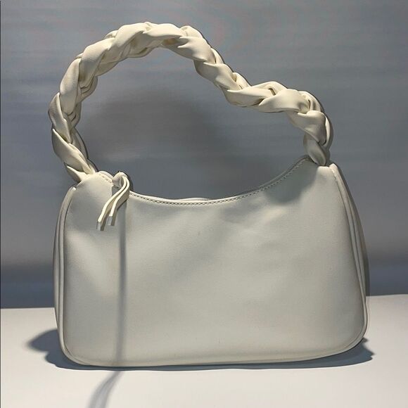 Elegant white faux leather Braided Handle Bag - Picture 1 of 9